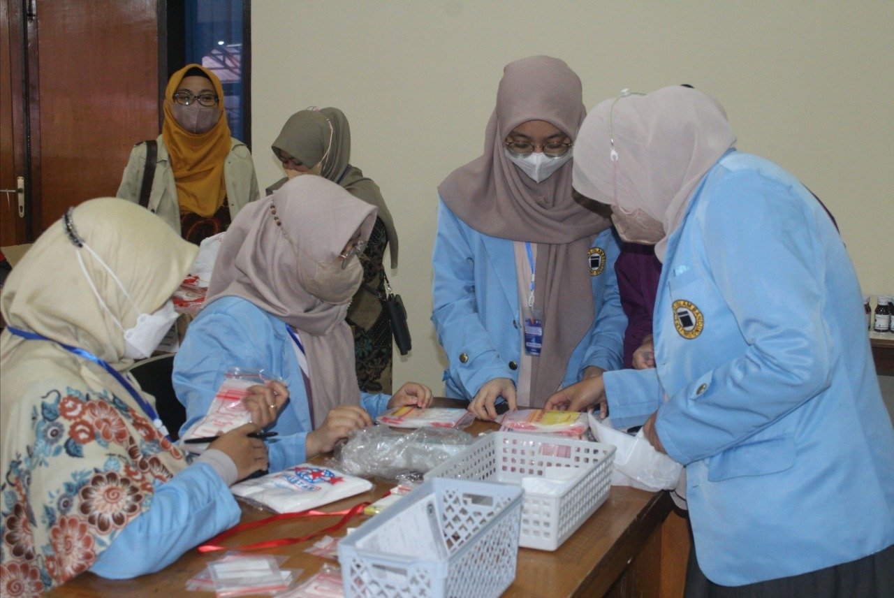 Sambut Milad ke-64, Unisba Gelar PKM Pengobatan dan Penyuluhan Kesehatan Gratis