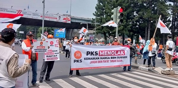 PKS Kota Bandung Gelar Flashmob, Suarakan Penolakan Kenaikan Harga BBM