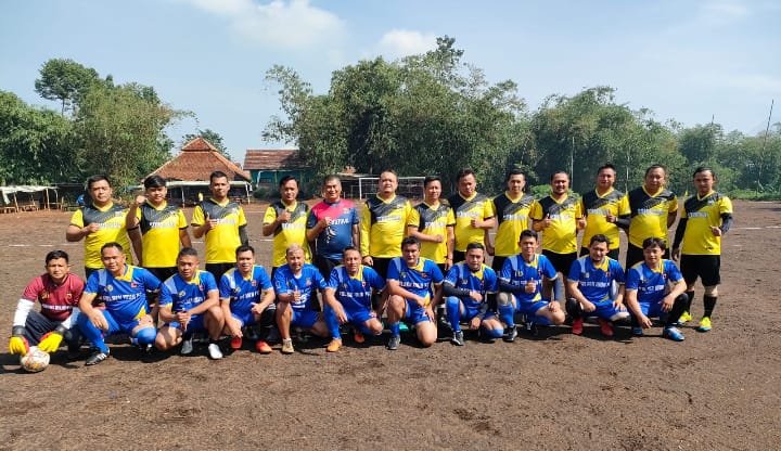 FC Polsek Ibun Ungguli FC Polsek Majalaya Dalam Laga Friendly Match
