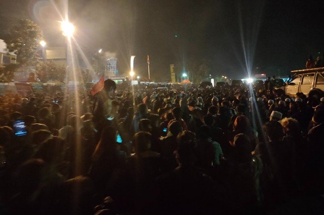 Puluhan Ribu Suporter Arema Kembali ke Stadion Kanjuruhan
