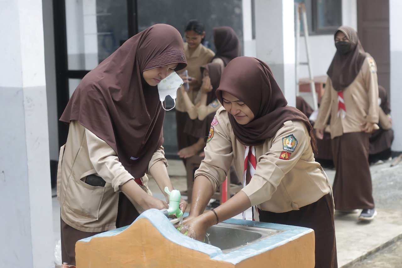 Ajak Siswa Disiplin Buang Sampah Melalui Games