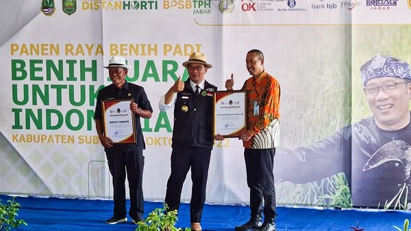 bank bjb Raih Penghargaan Gubernur Jabar, Sejahterakan Petani Melalui Pembiayaan Sistem Resi Gudang