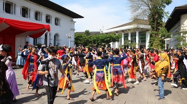 2.300 Seniman Semarakan Bandung West Java Art Festival