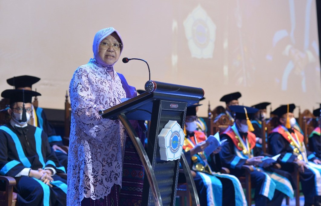 Mensos Risma Minta Lulusan Poltekesos Berkarya untuk Masyarakat