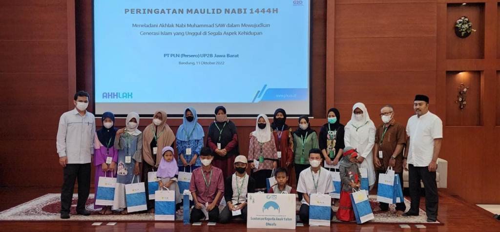 Peringati Maulid Nabi, PLN UP2B Jabar Gelar Tausiyah dan Salurkan Bantuan untuk Anak Yatim
