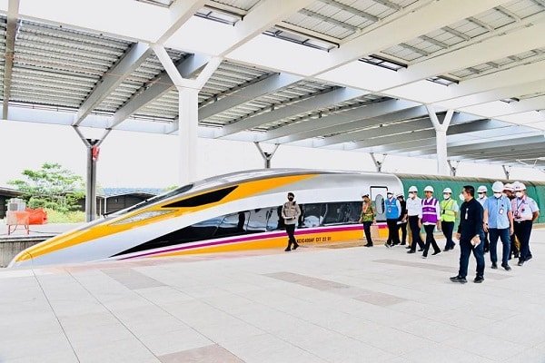 Ini Rute dan Tarif Naik Kereta Cepat Jakarta-Bandung