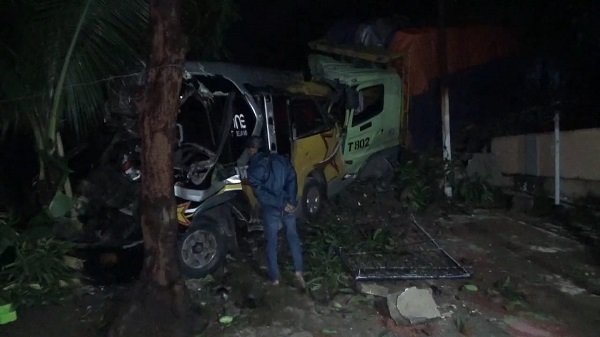Tabrakan Beruntun 7 Kendaraan di Nyalindung Sumedang, Sopir Elf Tewas Terjepit
