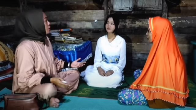 Tiara ‘Anak Kuntilanak’ Cantik Pakai Gaun Putih, Punya Satu Keinginan..