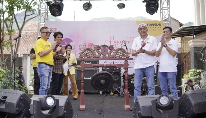 Adira Finance Gelar Panganten Manggahan Festival di Bandung