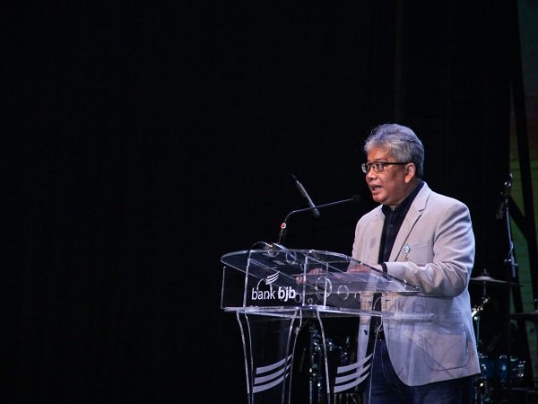 Direktur Utama bank bjb Yuddy Renaldi Raih CEO of The Year dari Infobank