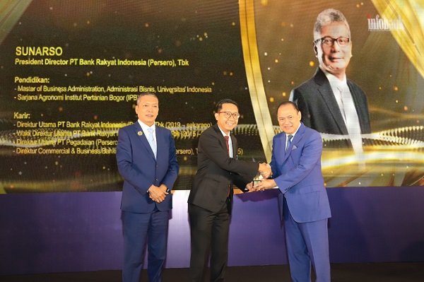 Leadership in Crisis: Sunarso Jadi CEO of The Year, BRI Mampu Berikan Value di Tengah Masa Sulit