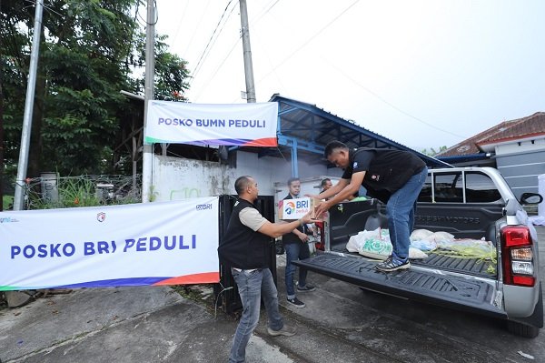 Bangun Posko Kesehatan & Bagikan 2.000 Nasi Bungkus, BRI Gerak Cepat Bantu Warga Terdampak Gempa Cianjur