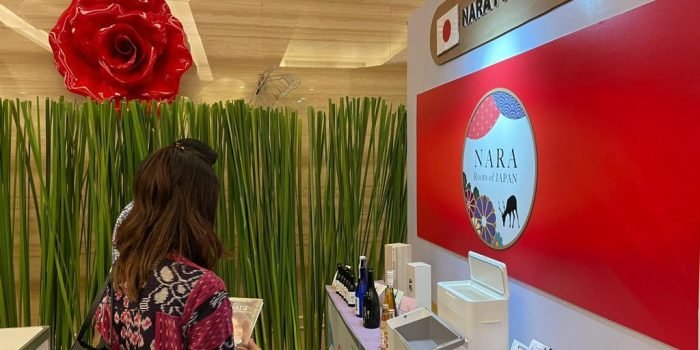 Melihat Kerajinan Kuno hingga Belajar Menulis Jepang