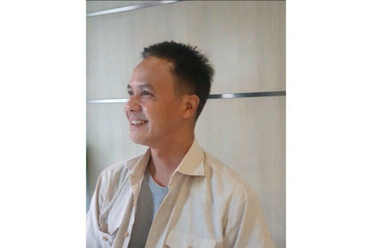 Jokowi Beri Kode Pemimpin Rambut Putih, Ganjar Unggah Foto Berambut Hitam