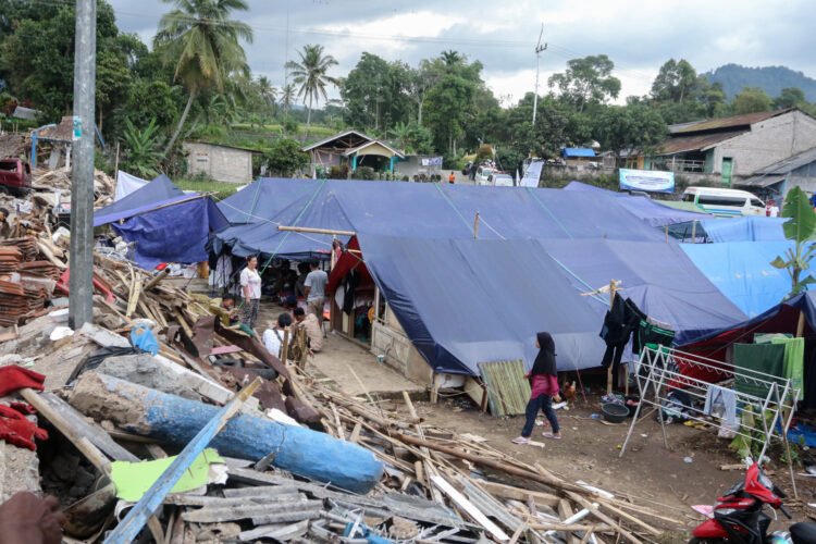 Korban Meninggal Gempa Cianjur Jadi 327 Jiwa
