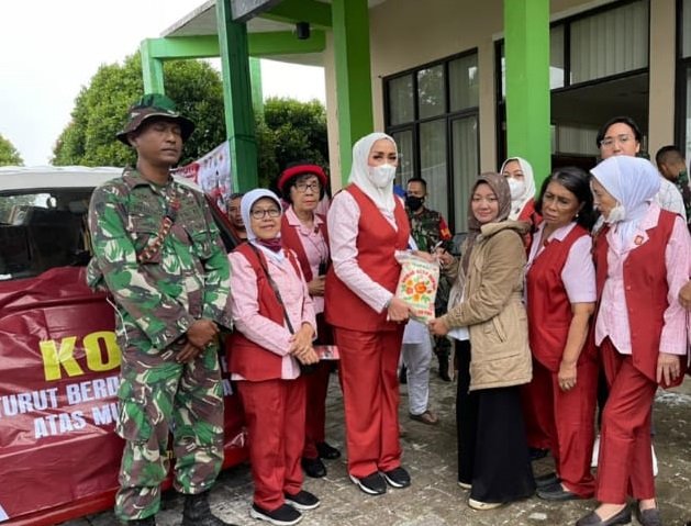 Sampaikan Duka Cita, Kowani Salurkan Makanan Siap Saji untuk Korban Gempa Cianjur