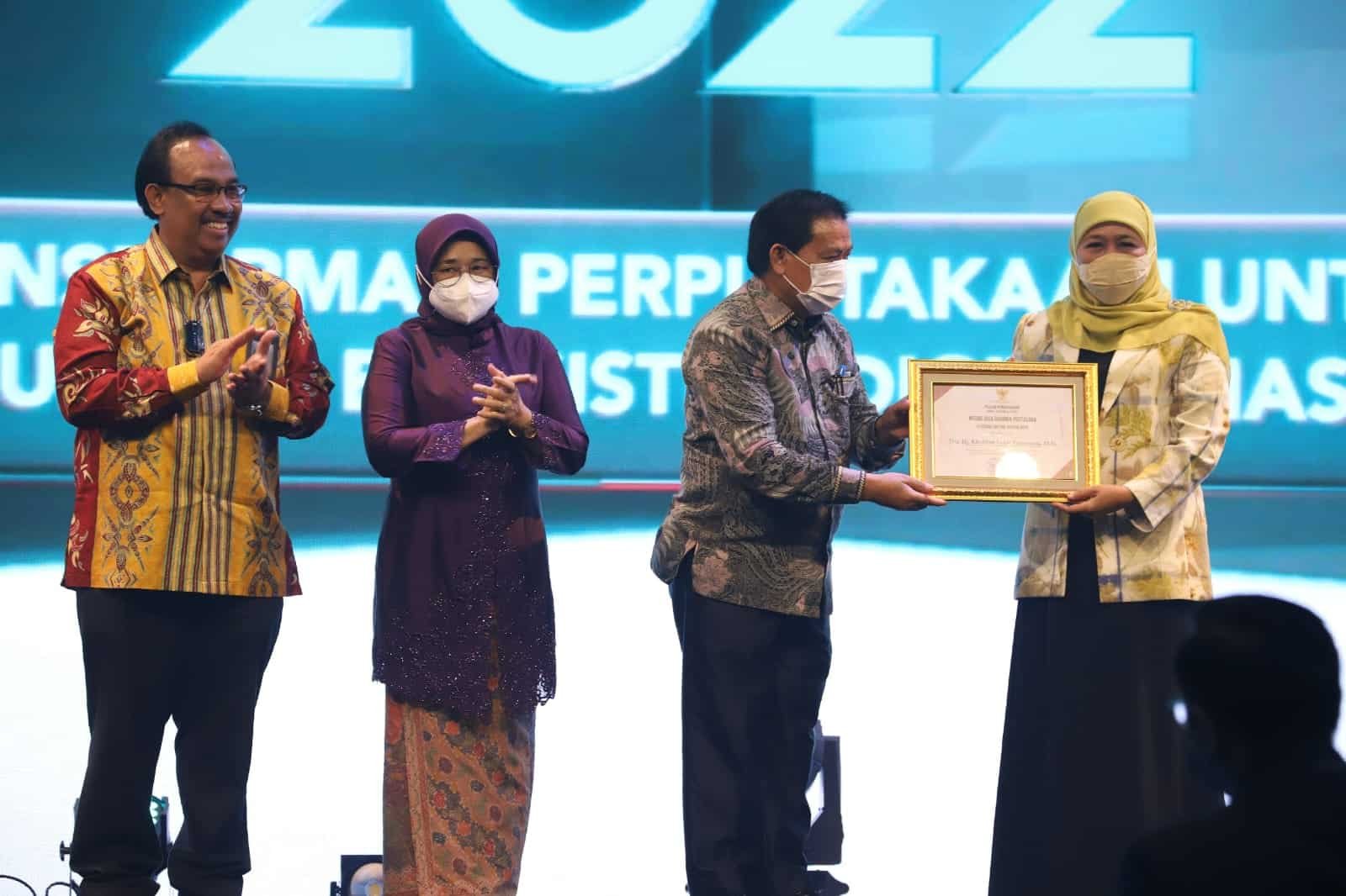 Menteri Syahrul Yasin Limpo dan Khofifah Indar Parawansa Terima Nugra Jasa Dharma Pustaloka