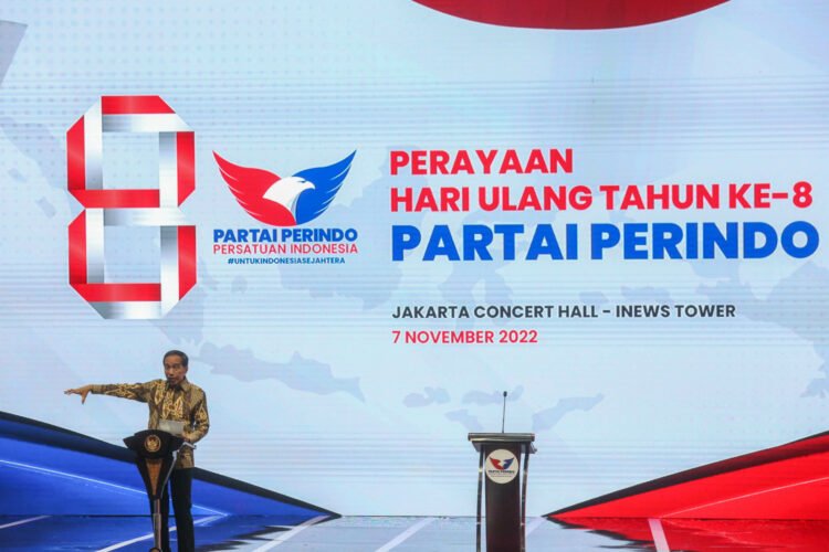 Jokowi Beri Sinyal Dukung Prabowo, Ini Kata Sekjen PDIP dan Gerindra