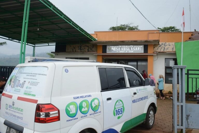 Jalan Berliku Tak Halangi BPJS Kesehatan Bawa Layanan ke Desa Neglasari