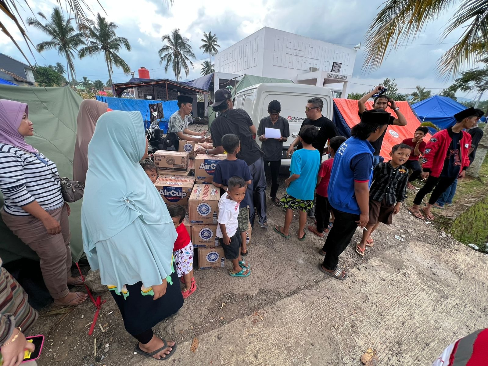 XMAX Riders Indonesia Salurkan Bantuan untuk Korban Gempa Cianjur