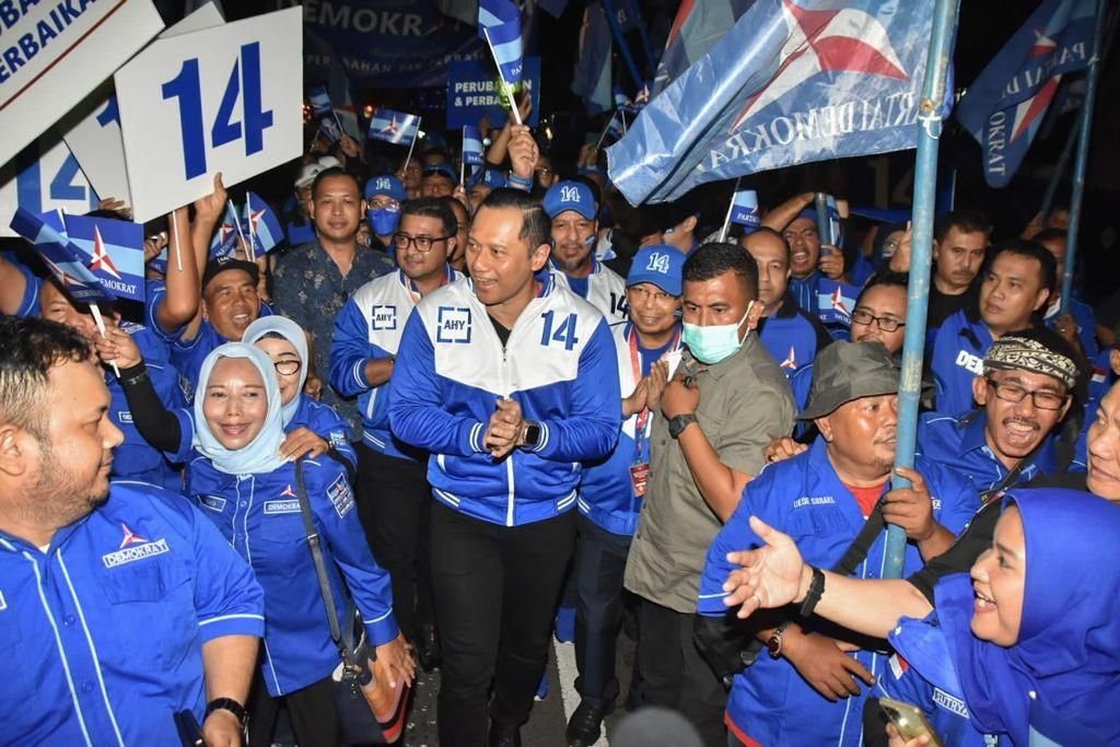 Jalan Kaki Ke KPU Diiringi Ratusan Kader, AHY: Kami Siap Ikut Pemilu, Perjuangkan Perubahan & Perbaikan