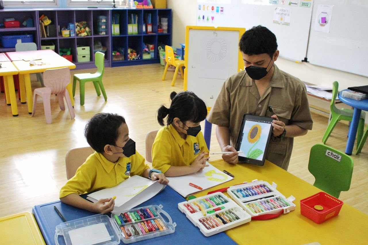 Yayasan Taruna Bakti Cetak Generasi Muda Penuh Toleransi dan Kritis