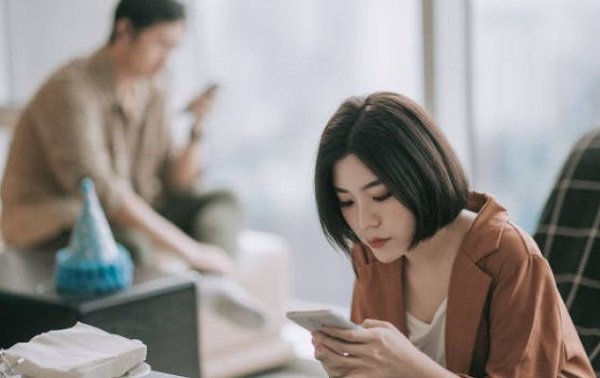 5 Ciri-ciri Ini Bisa Menunjukan Pacar Bosan Denganmu