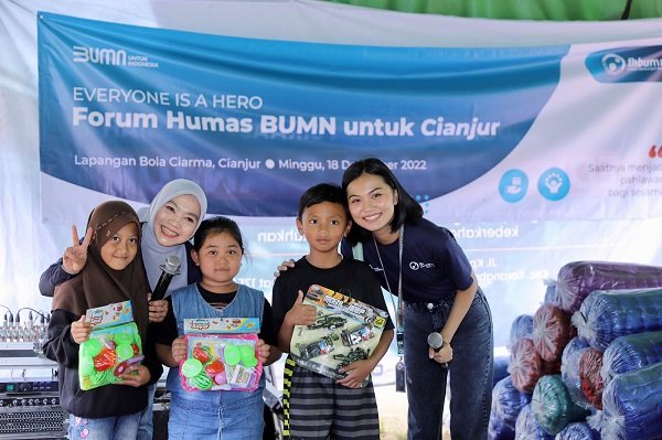 Jalankan Aktivitas Trauma Healing, Forum Humas BUMN Gelar Nobar untuk Warga Korban Gempa Cianjur