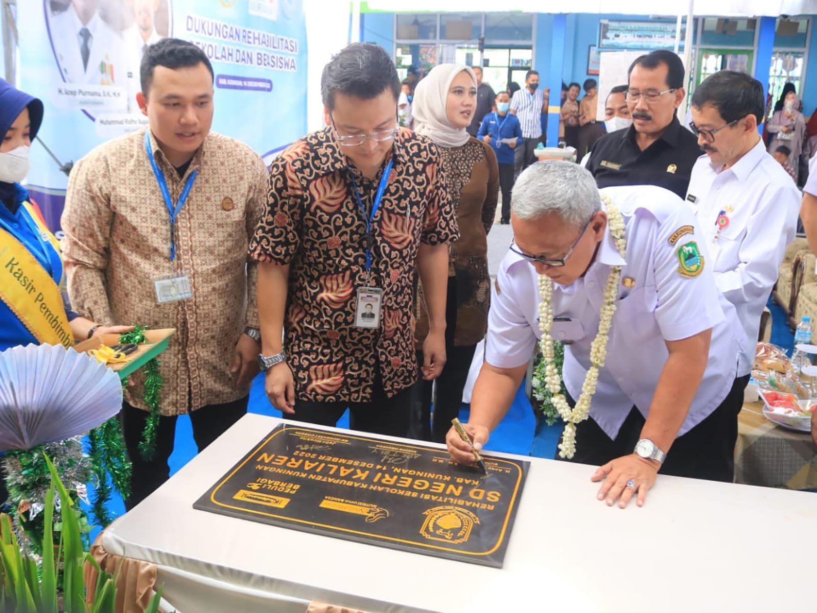 Kerja sama SGM Eksplor Indomaret, Salurkan Bantuan Pendidikan serta Beasiswa