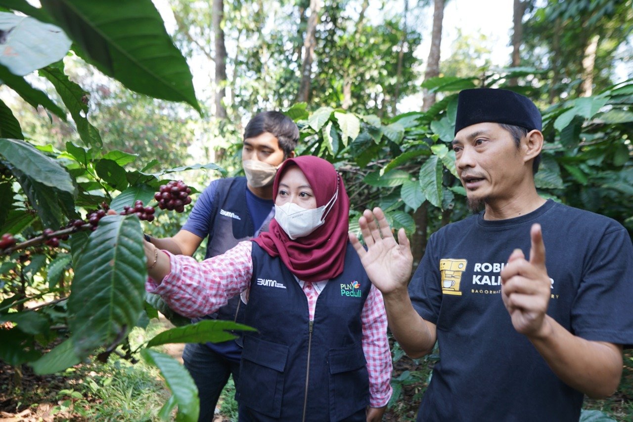 Konsistensi PLN Salurkan Bantuan TJSL dengan Pendekatan CSV