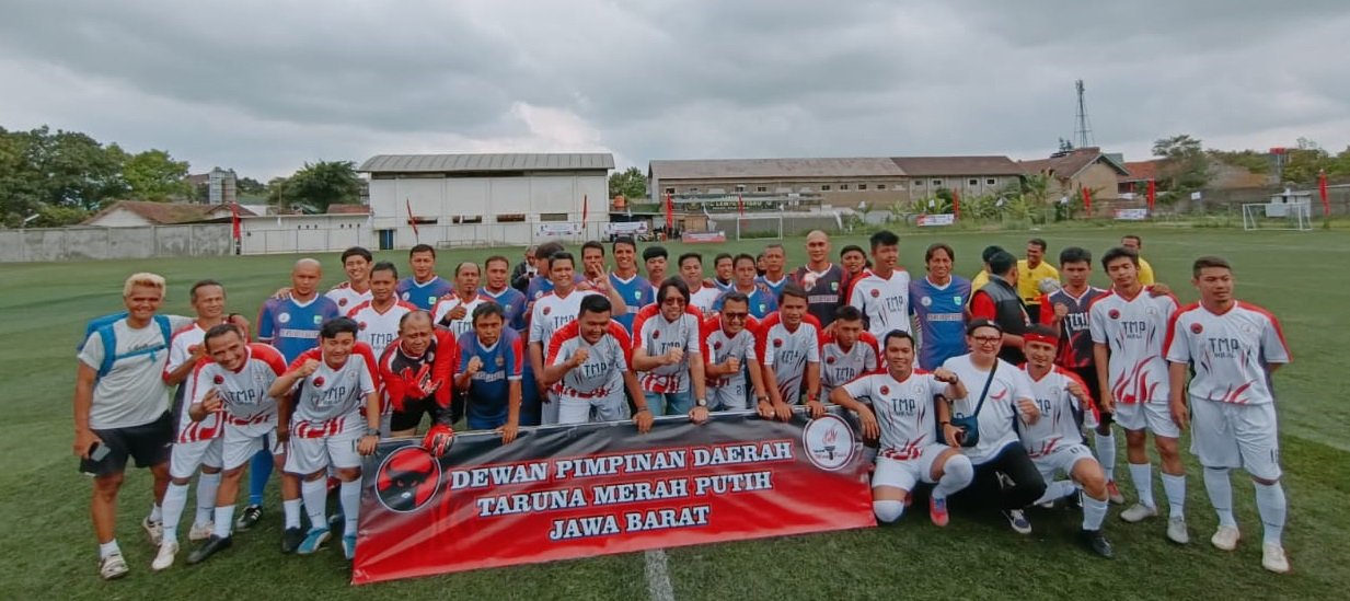 Bangkitkan Gairah Olahraga, Persib Legend Lawan TMP Skuad Ramaikan Fun Game Football