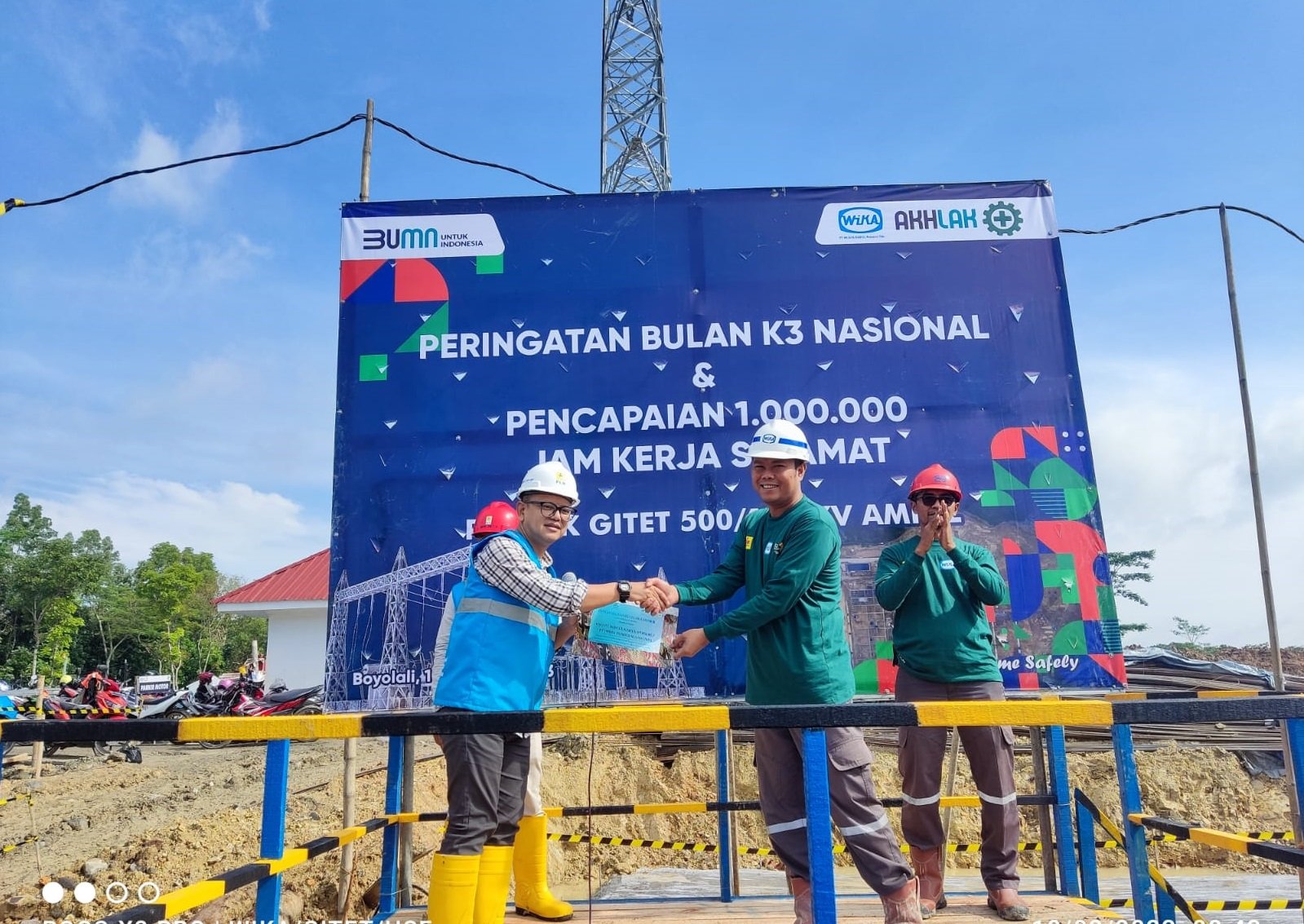 Peringati Bulan K3 Nasional, PLN UIP JBT Gelar Simulasi Tanggap Darurat Hingga Mengajar di Sekolah