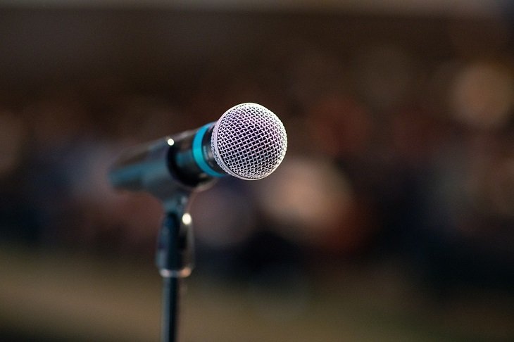 5 Cara Meningkatkan Kemampuan Public Speaking