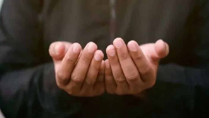 Doa Qunut Sholat Subuh: Arab, Latin dan Artinya