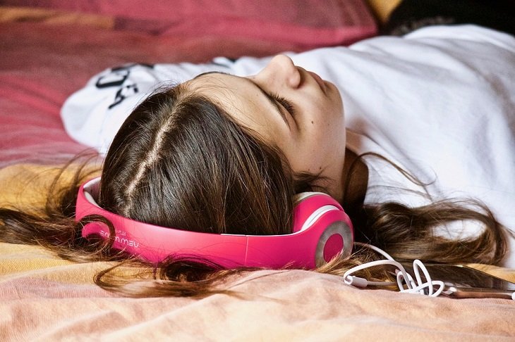 5 Rekomendasi Lagu yang Bakal Bikin Kamu Kembali Semangat