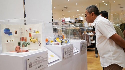 Disparbud Jawa Barat Buka Peluang Produk Lokal Mejeng di Uniqlo