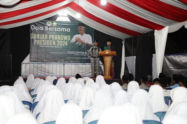 Santri Dukung Ganjar Salurkan Bantuan Pembangunan Gedung Masjid ke Ponpes Al Amin Kab. Kuningan