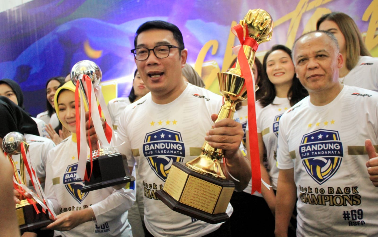 Hadiah Pembinaan Tim Voli Putri BJB Tandamata