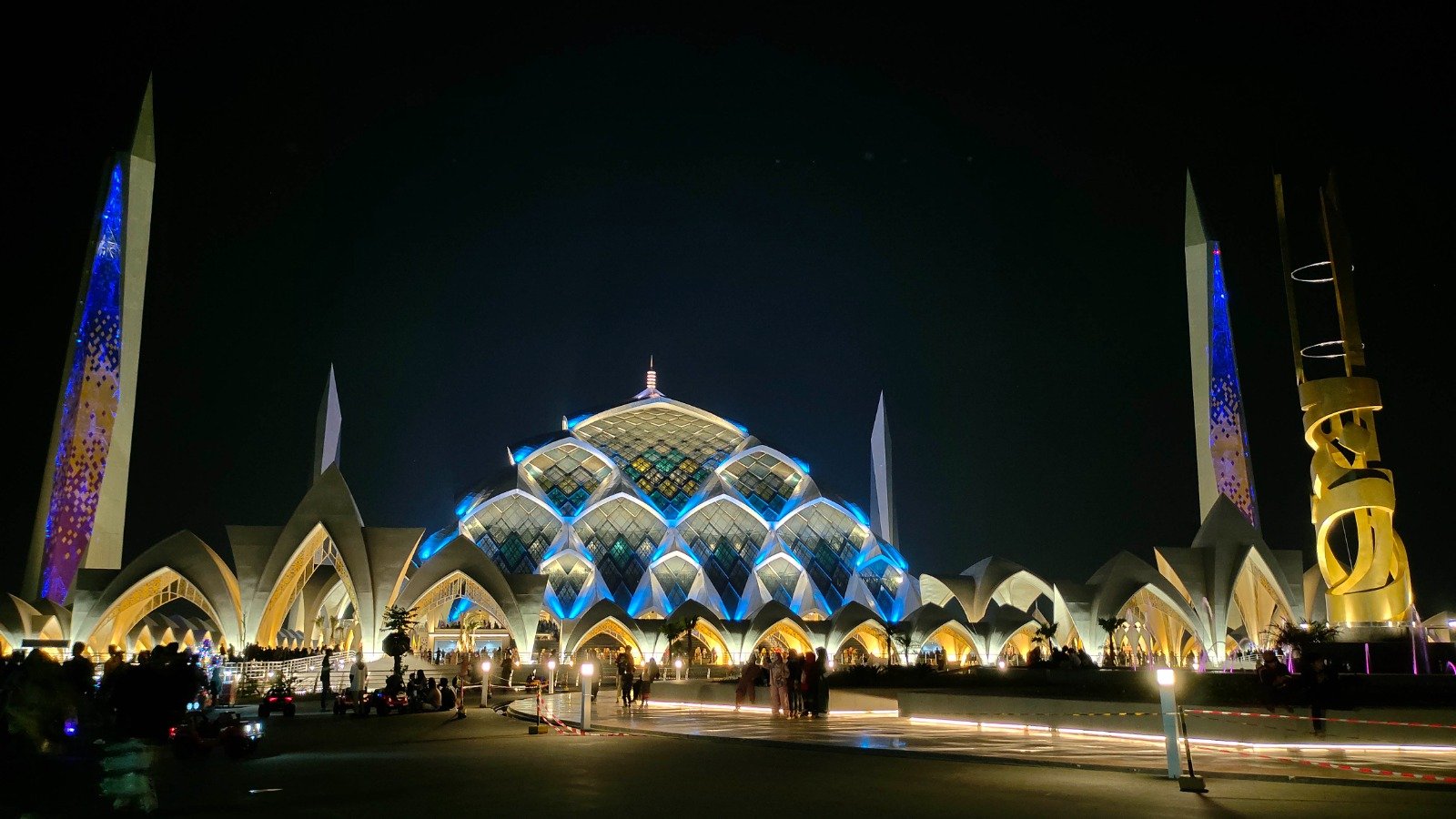 Kubah Masjid Raya Al Jabbar Dilapisi Cat Tahan Cuaca Ekstrim