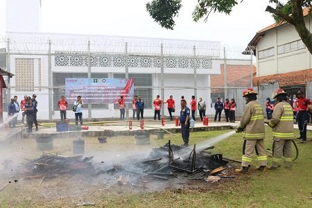 Mencegah Kebakaran, Lapas Banceuy Gelar Simulasi Bersama Diskar