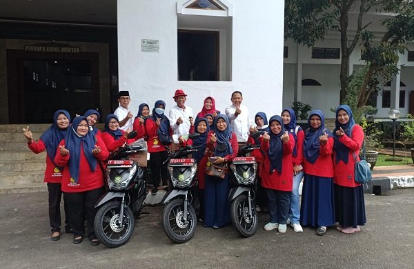 Bagikan 104 Kendaraan Roda Dua pada Pos KB, Kang Jimat Inginkan Pos KB Jadi Jembatan Komunikasi