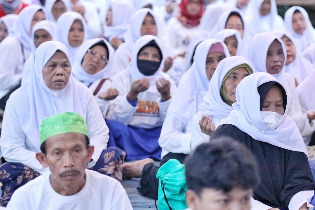 Nagbuburit Sambil Gelar Doa Kebaikan Untuk Indonesia