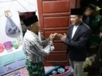 Malam Takbiran, Bupati Bandung Sambangi Warga Kurang Mampu