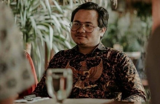 OTT WALIKOTA BANDUNG : KEPALA DAERAH DI TENGAH PUSARAN KORUPSI” Oleh : Fajar Setyaning Dwi Putra Dosen Universitas Insan Cendekia Mandiri