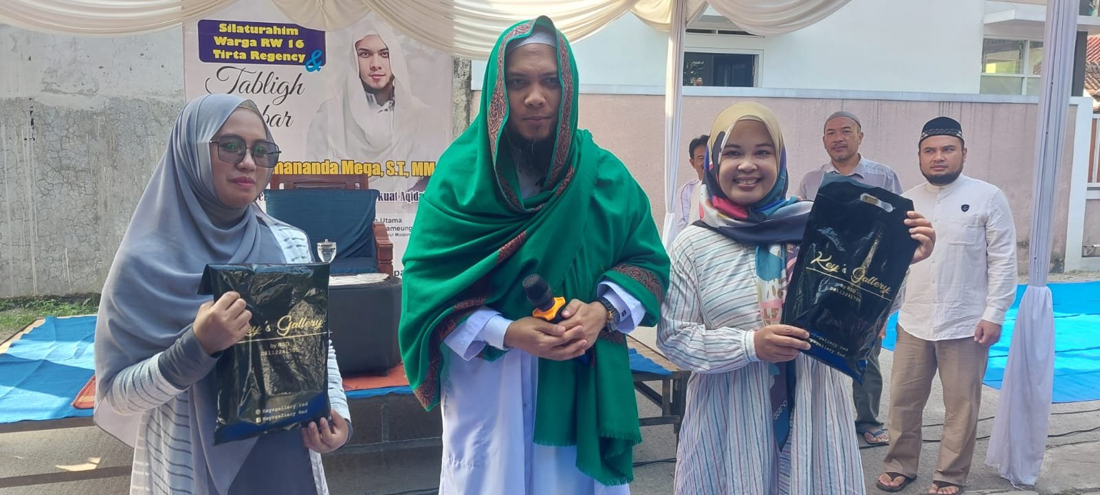 Warga dan Jamaah Padati Tabligh Akbar Ustadz Kusmananda di Masjid Darul Muqomah Komplek Tirta Regency