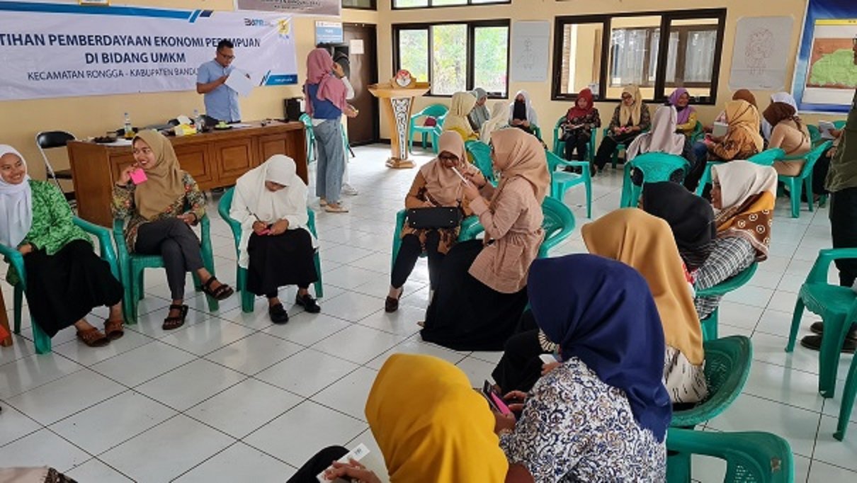 Dukung Kesetaraan Gender, PLN Berikan Pelatihan UMKM Bagi Wanita di Kawasan Proyek PLTA Upper Cisokan