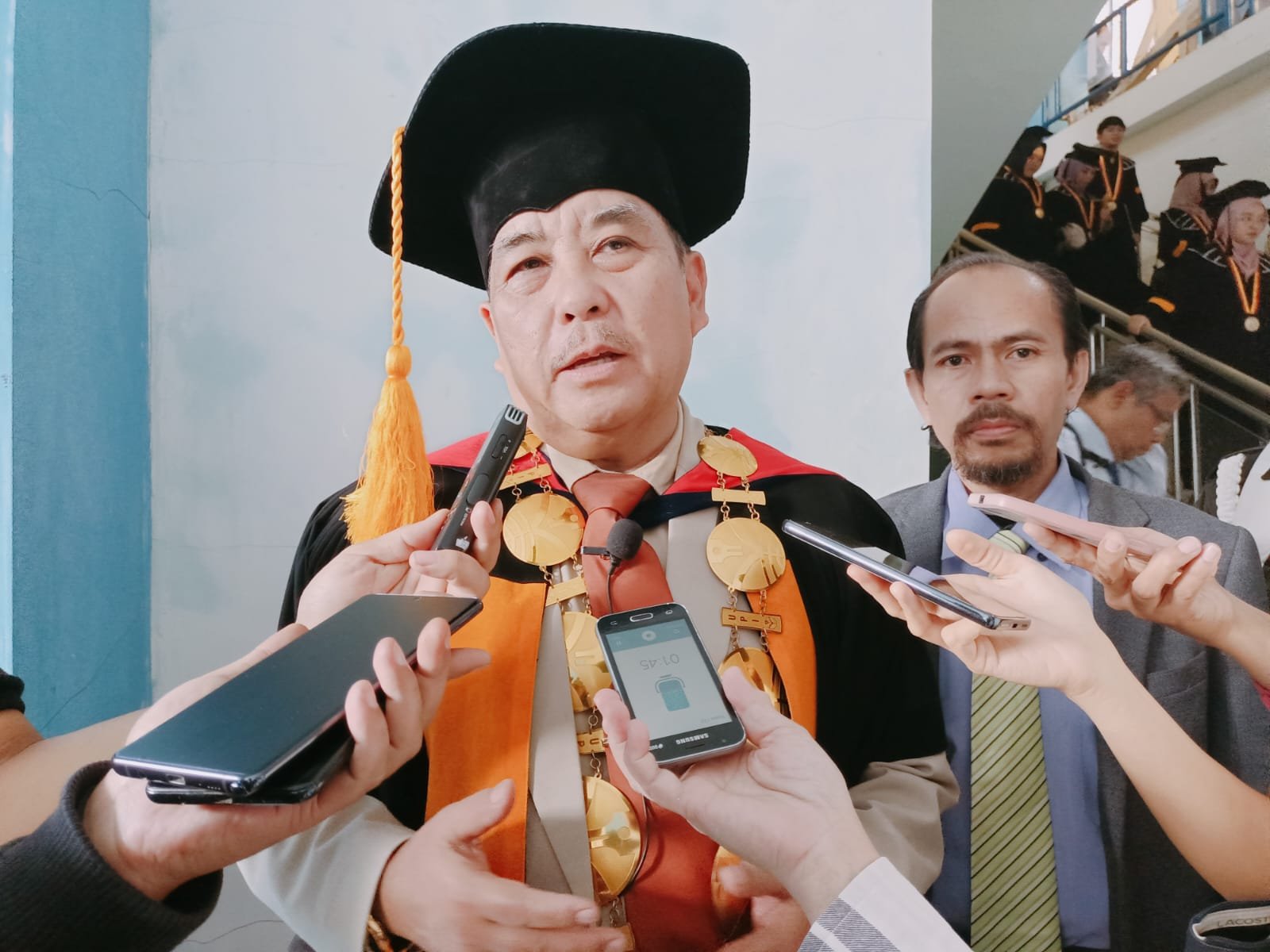 Wisuda 2.157 Mahasiswa, Rektor UPI Prof Solehuddin Minta Lulusan Terus Belajar dan Menyesuaikan Diri dengan Tantangan Zaman