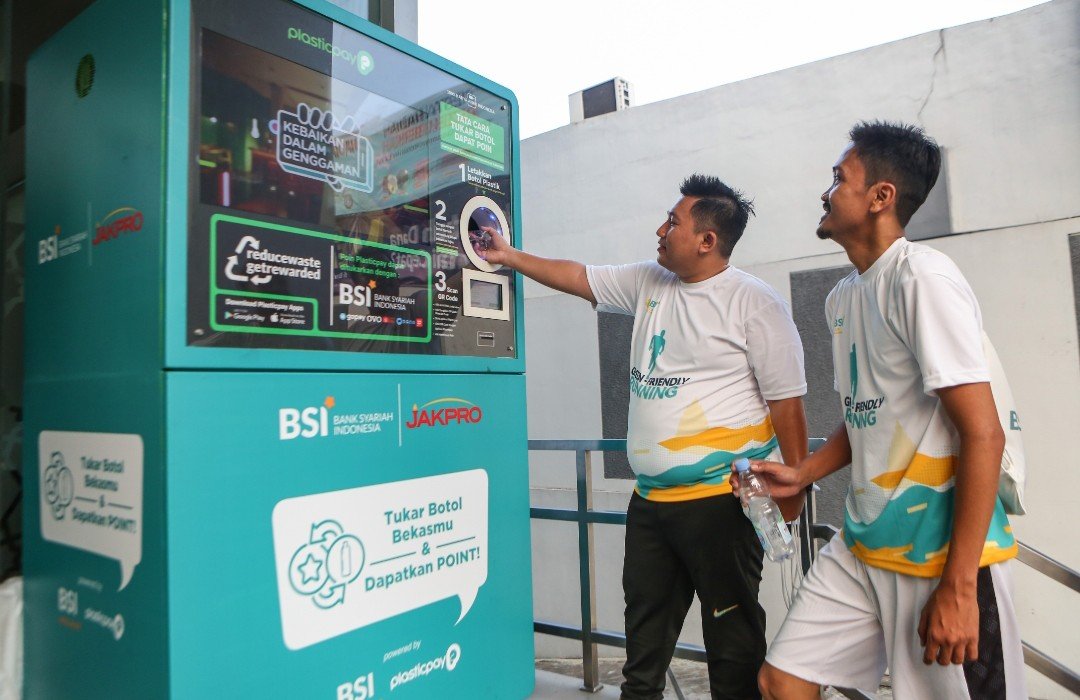 BSI Kumpulkan Lebih dari 5.000 Sampah Botol Plastik di Jogja Marathon 2023