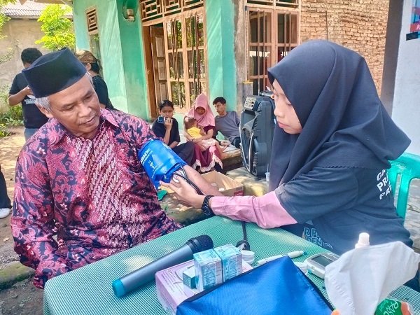 Kowarteg Gelar Pemeriksaan Kesehatan Gratis untuk Ibu Lansia dan Prasejahtera