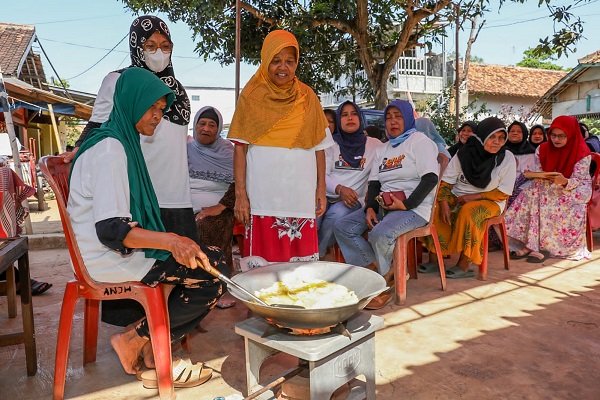 Jaga Produktivitas, Lansia Dilatih Memproduksi Keripik Pisang